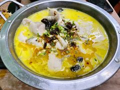 红帽津道酸菜鱼-红帽小馆(向阳路店)