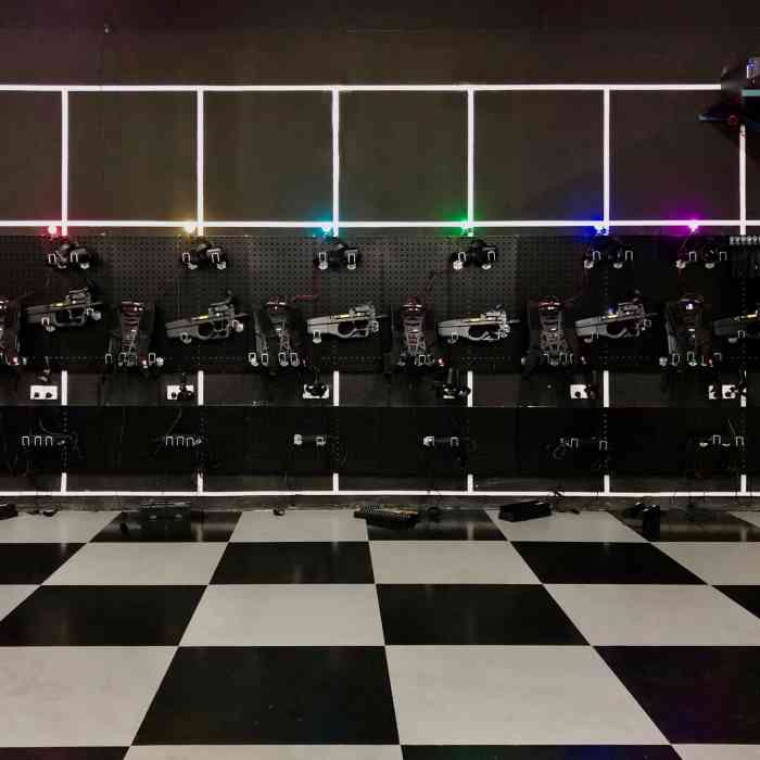 头号玩咖 · 大空间vr密室轰趴团建(福州万象里店)