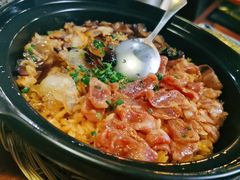 正宗广东腊肉煲仔饭-馬蘭花開(车站大道店)