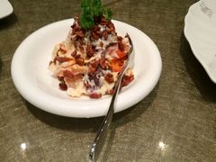 挂满小核桃仁的色拉-苏浙汇(古北店)