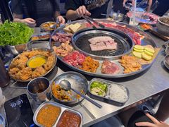 -哈哈碳都·牛肋条无限自助烤肉(台江万达店)