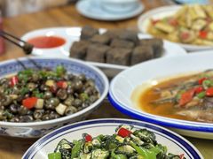 -芦茨金富饭庄·25年老字号·专做稻草鸡