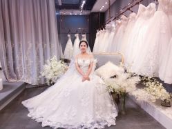 -艾米丽婚纱礼服