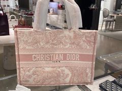 -DIOR迪奥(德基广场女装店)