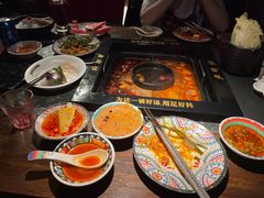 -老牌坊云南鱼豆花火锅(哈西万达店)