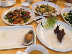 -鹏城人家海鲜酒家·23年老字号(较场尾店)