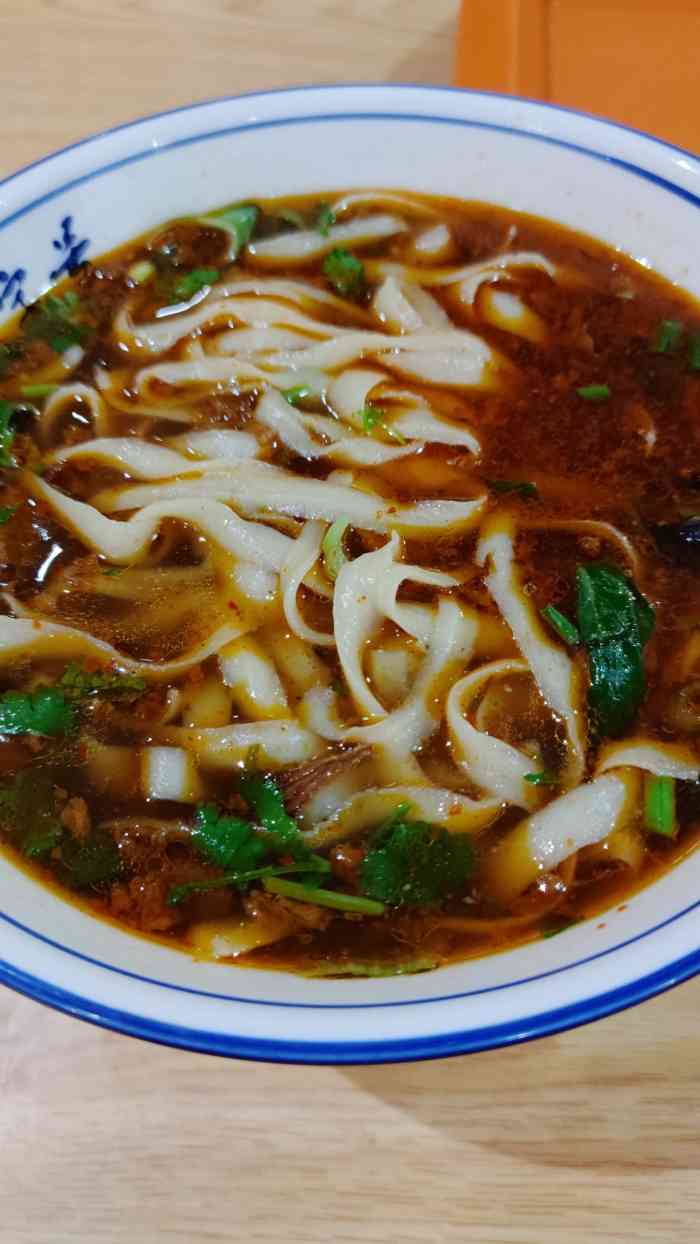 铁蛋刀削面(交大店)-"估计交大的学生都吃过这家面到饭点的时候.