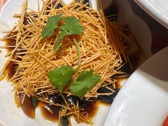 -肥肥虾庄·金牌油焖大虾(汉街SKP店)