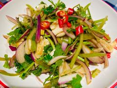 老虎菜-雪熊铜炉牛骨·烧烤酒馆(开发区店)