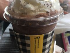 -莓园冰淇淋店
