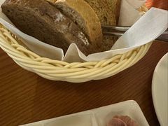 德式面包篮配三种酱-普兰达德国餐厅·德式脆皮烤猪肘·自酿啤酒(观唐店)
