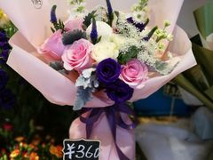-谷莠子花艺气球派对·绿植造景·花艺沙龙(东海缤纷天地店)