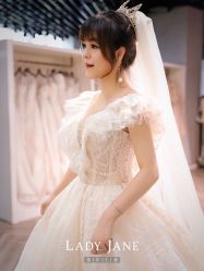 -Lady  Jane高端婚纱礼服馆