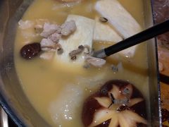 -湊湊火锅·茶憩(新中关购物中心店)