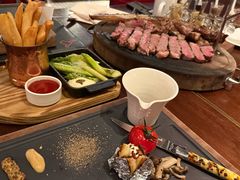 -恰餐厅及酒吧 CHAR Bar & Grill (北京丽都皇冠假日店)