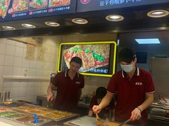 -八一路好吃街(雨田商务大厦店)