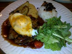 第二次吃汉堡牛排，米饭变少，面包少了一片-Cafe Alice咖啡爱丽丝(奥城店)
