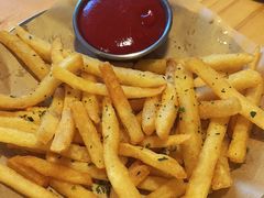 薯条-J Create城市露营咖啡·简餐·宠物(上海动物园店)