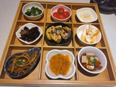 九宫格玲珑前菜-新仙清汤牛腩(铜锣湾店)