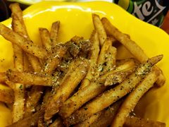 -BHC炸鸡(明洞总店)