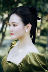 -衣贝姿婚纱礼服馆