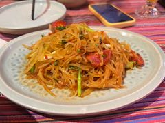 -香巴拉云南餐厅(华莱坞店)