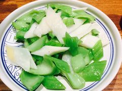 -云海肴·汽锅鸡·云南菜(天山百盛优客店)