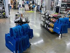 -迪卡侬(顺峰山店)