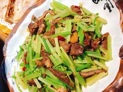 -黄泥岗·地道湖北菜(奥特莱斯店)