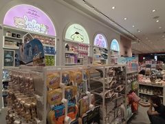 -名创优品(山东青岛华润万象城店)