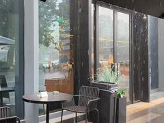 -M Stand(深圳龙岗万科广场店)