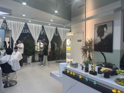 -U·NI SALON 造型