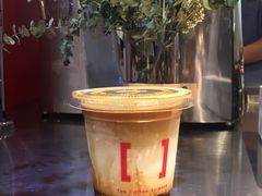 黑洞拿铁-代数学家algebraist(诚品店)