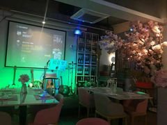 -樱花里音乐餐吧·牛扒椰子鸡(东圃店)