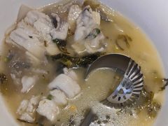 -严记小天府酸菜鱼(西四路店)