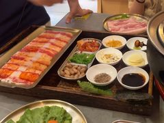 -围炉肉舍•炭烤活鳗•丹东海鲜烤肉(步行街店)