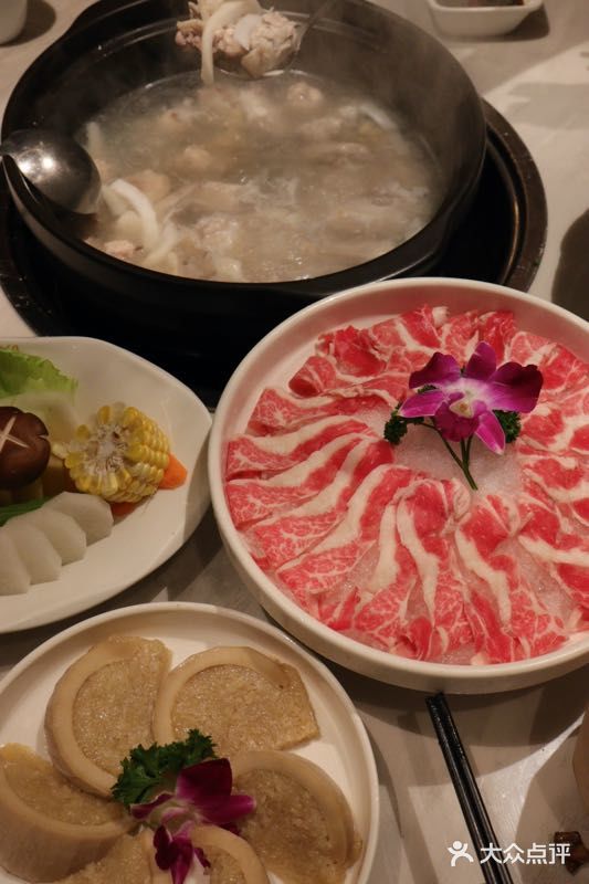 确实吃上去和平时 吃的鸡肉口感不一样