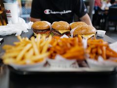 -The Habit Burger Grill 哈比特汉堡(爱琴海店)