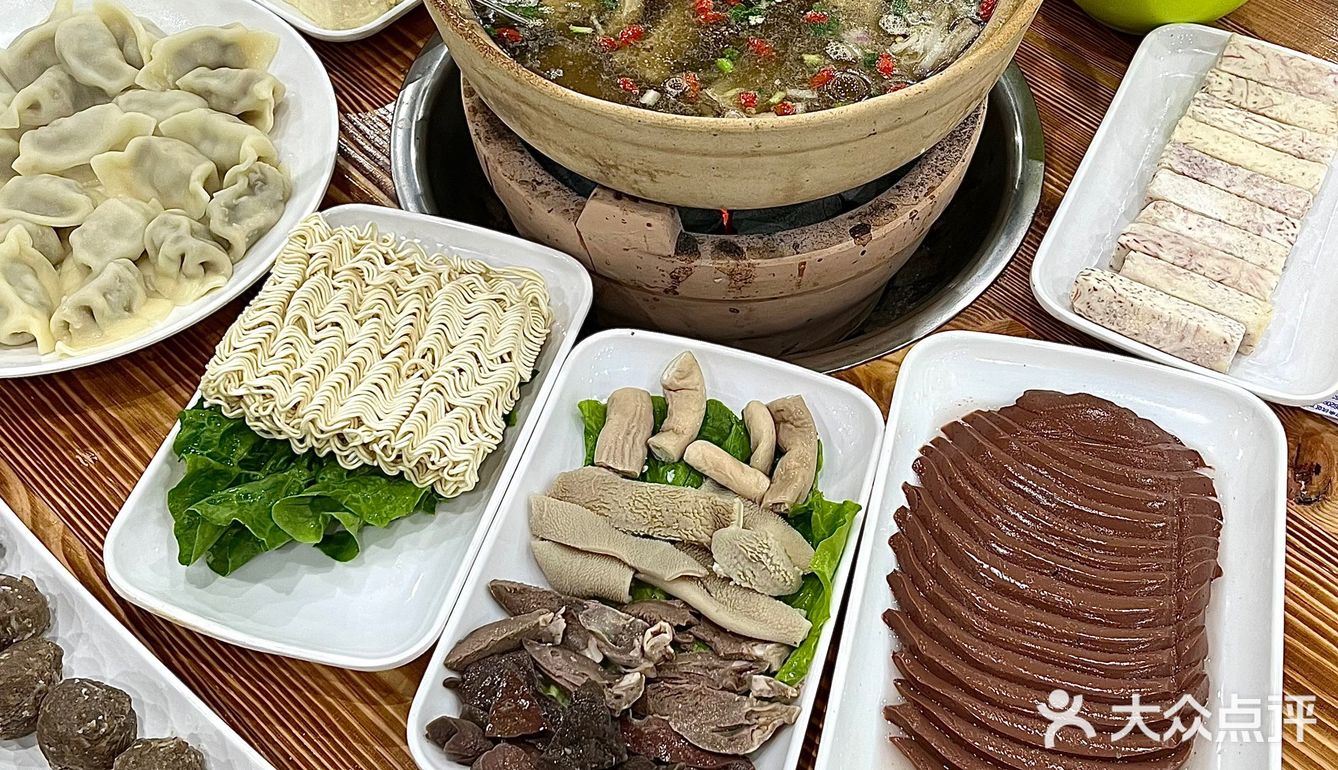 在杭州！！我会去吃5678…回的羊肉炉🐑