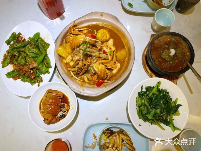 鲜与鲜寻·小龙虾(黄龙店)鲜寻肉蟹煲图片
