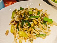 -魏铭鱼头捞饭(晋阳路店)