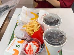 -麦当劳(假日广场店)