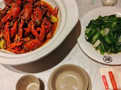-肥肥虾庄·金牌油焖大虾(首义路店)