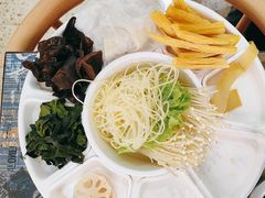 -鸡遇虾煲干锅火锅(小寨金莎店)