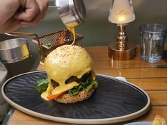 瀑布芝士牛肉汉堡-Let'sBURGERplus·非常创意汉堡(三里屯店)