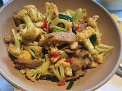 -八府香鸭·啫啫煲(华山路店)