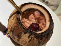 椰子八宝鸡汤-闻见中国海南菜(K11店)