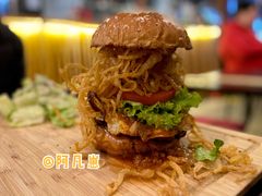 曼哈顿怪物-KATCHUP