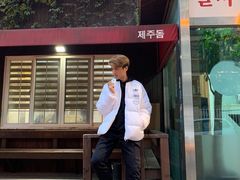 -阿迪达斯(武林银泰三叶草店)