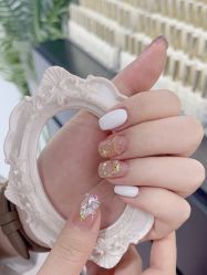 -芊屿芊浔美甲